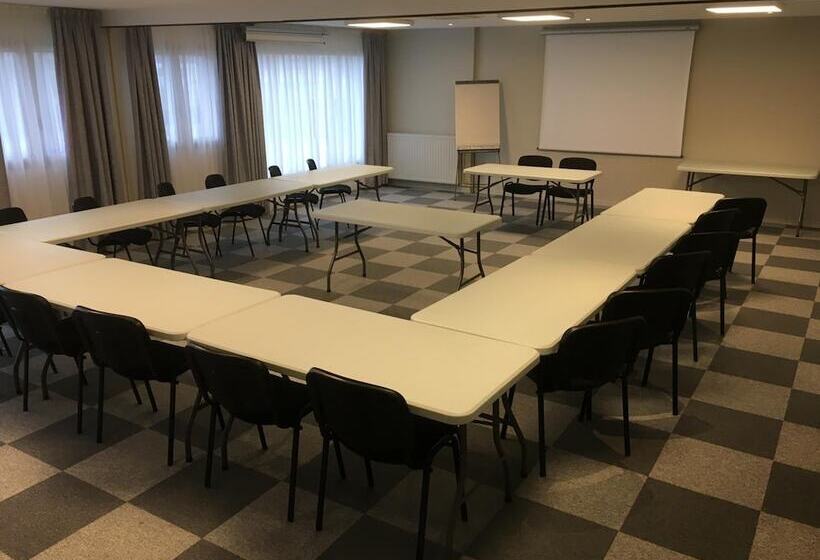 בית מלון כפרי The Originals Bernay Acropole