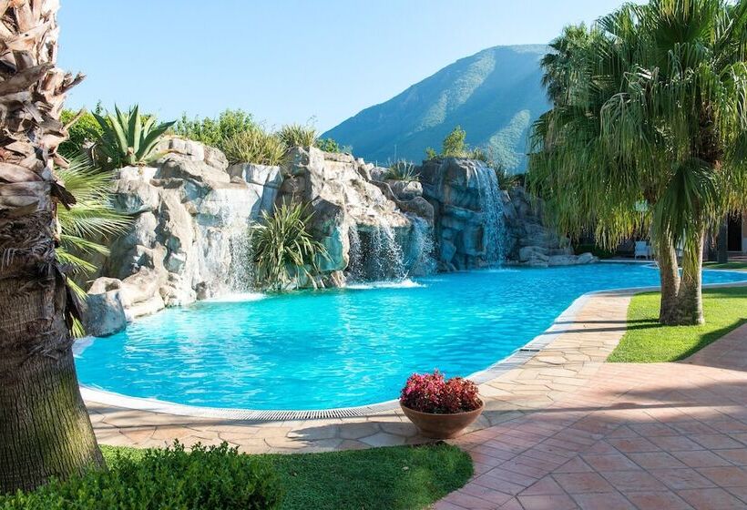 Отель Villa Albani