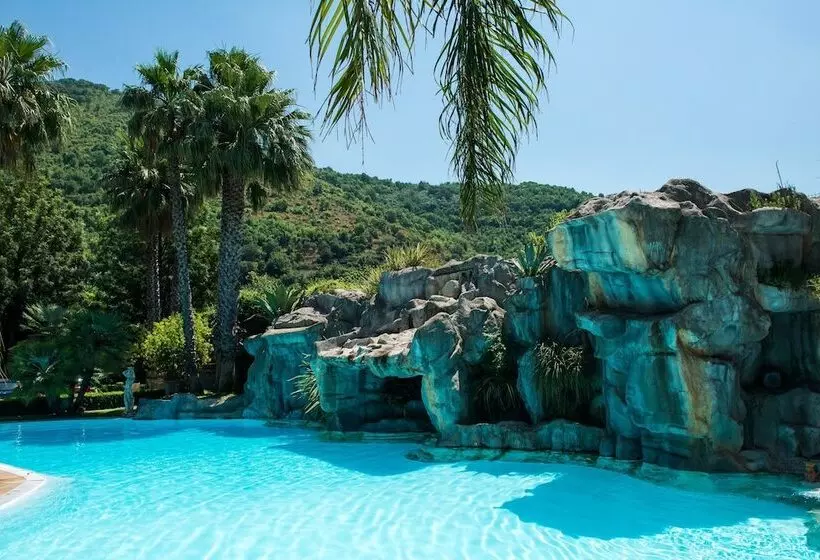 Отель Villa Albani