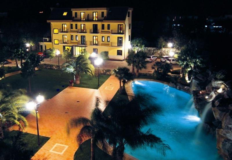 Отель Villa Albani