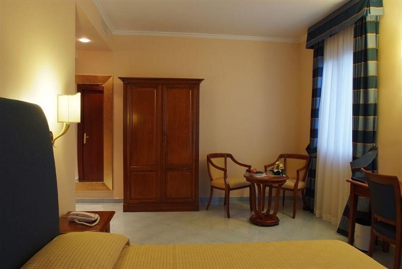 Отель Villa Albani