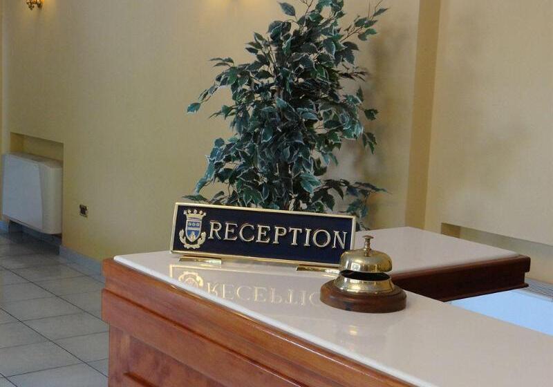 Отель Villa Albani