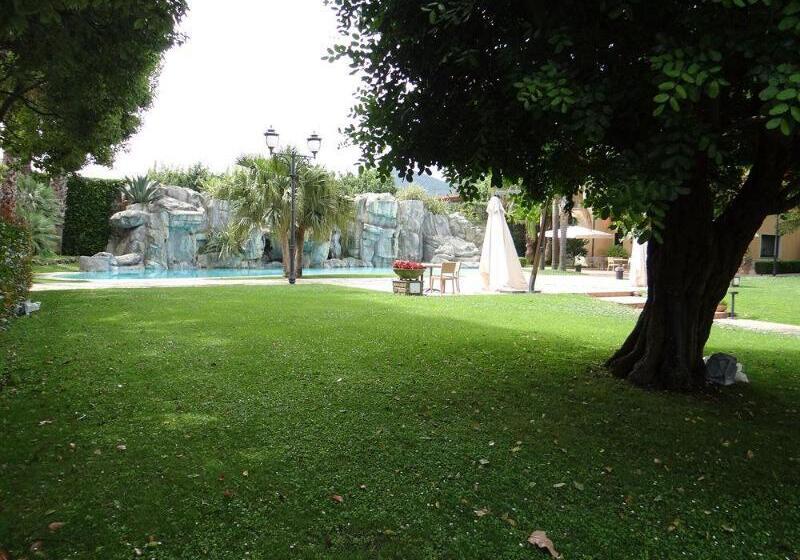 Отель Villa Albani