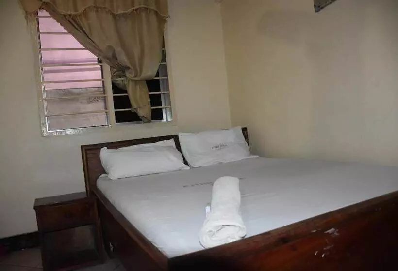تختخواب و صبحانه Kituri Royal Inn