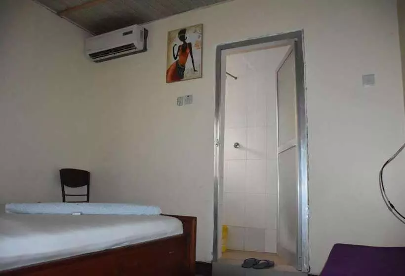 تختخواب و صبحانه Kituri Royal Inn