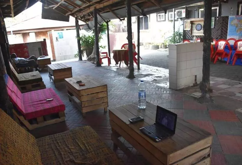 تختخواب و صبحانه Kituri Royal Inn