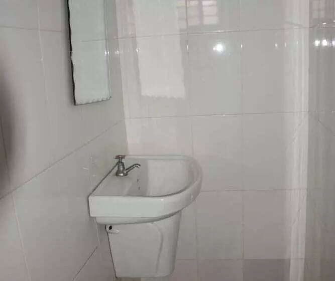 تختخواب و صبحانه Kituri Royal Inn