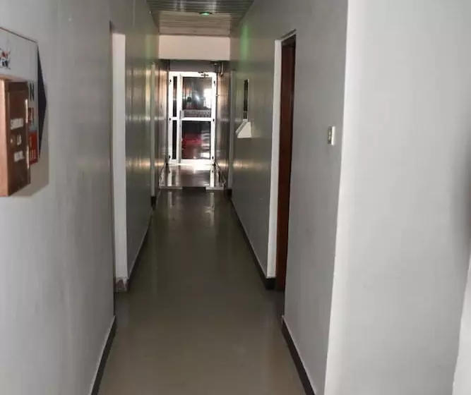 تختخواب و صبحانه Kituri Royal Inn