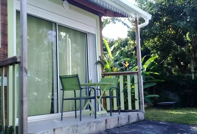 تختخواب و صبحانه La Case O Gecko974