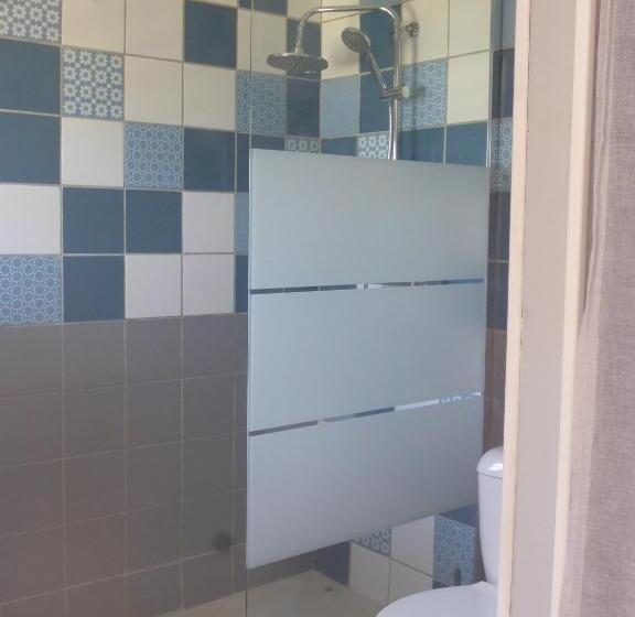 تختخواب و صبحانه La Case O Gecko974