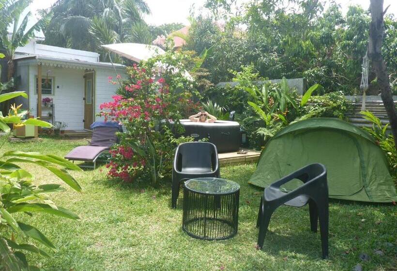 تختخواب و صبحانه La Case O Gecko974