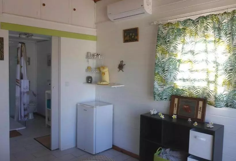 تختخواب و صبحانه La Case O Gecko974