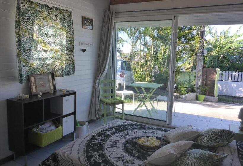 تختخواب و صبحانه La Case O Gecko974