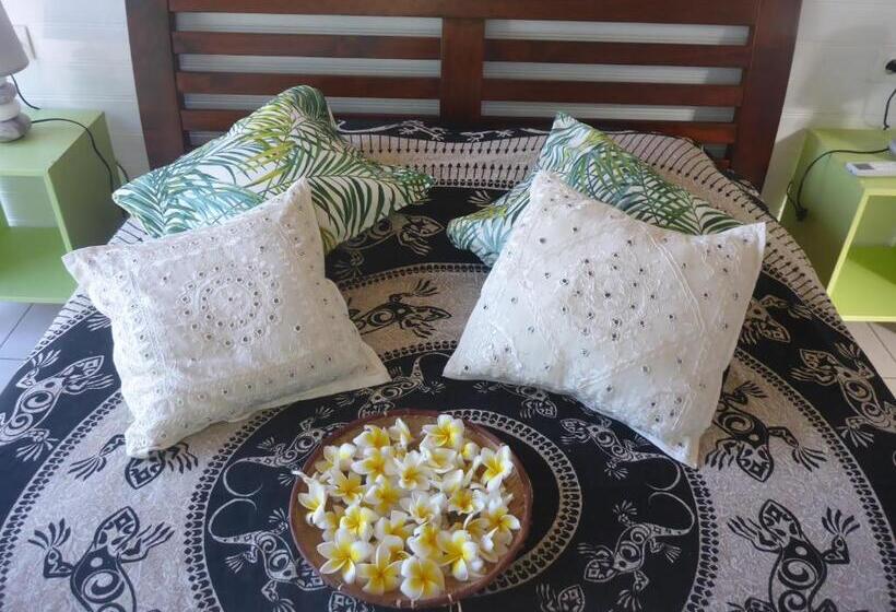 تختخواب و صبحانه La Case O Gecko974