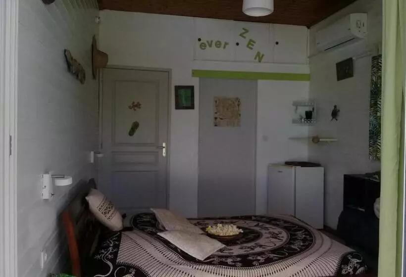 تختخواب و صبحانه La Case O Gecko974