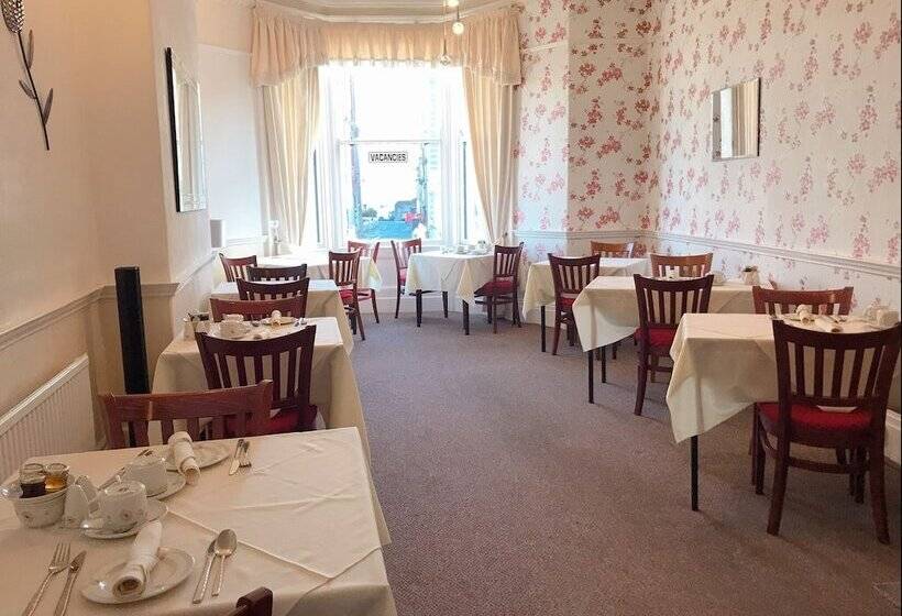 민박 White Court Llandudno