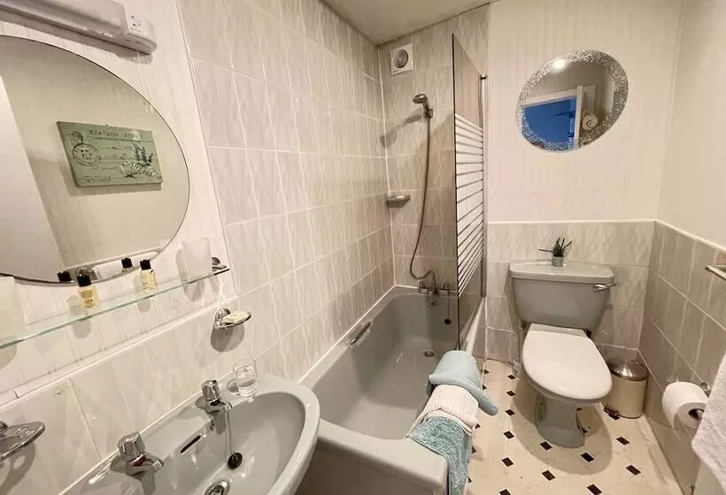 Aamiaismajoitus (B&B) White Court Llandudno