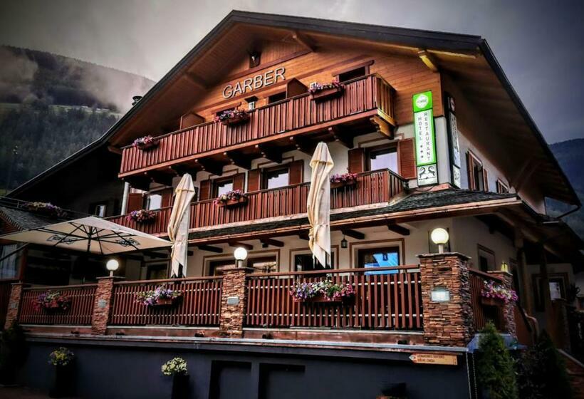 酒店 / App. Garber