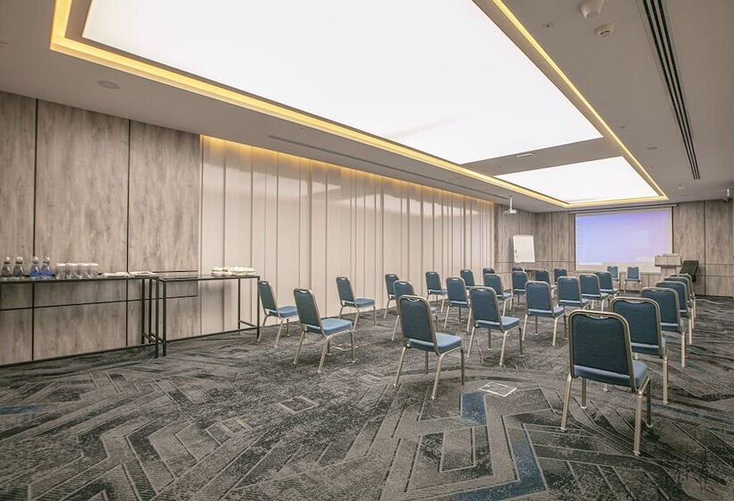 Отель Intercontinental Baku, An Ihg