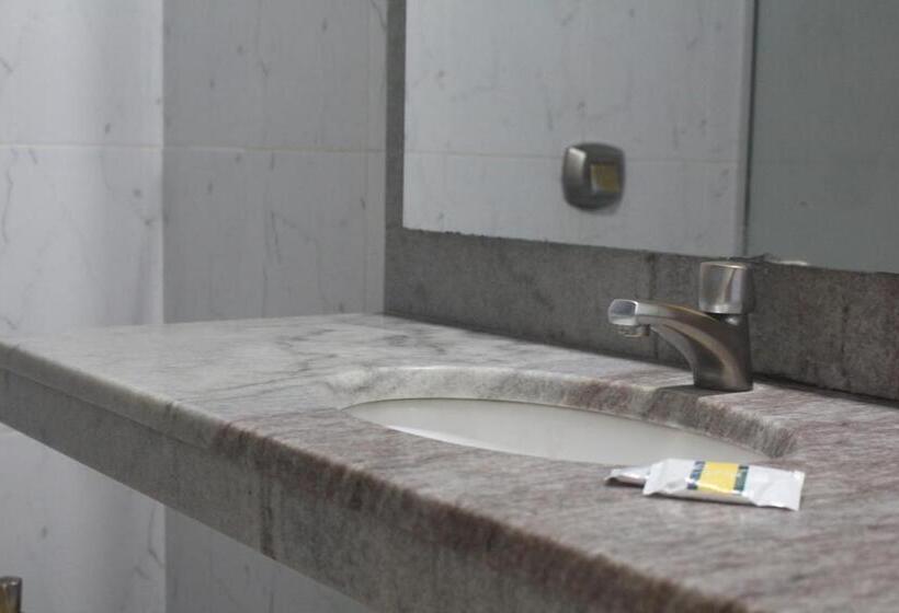 هتل Oscar Econômico Montes Claros