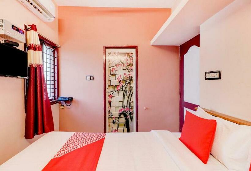 בית מלון כפרי Oyo 74612 Royal Plaza Boarding & Lodging