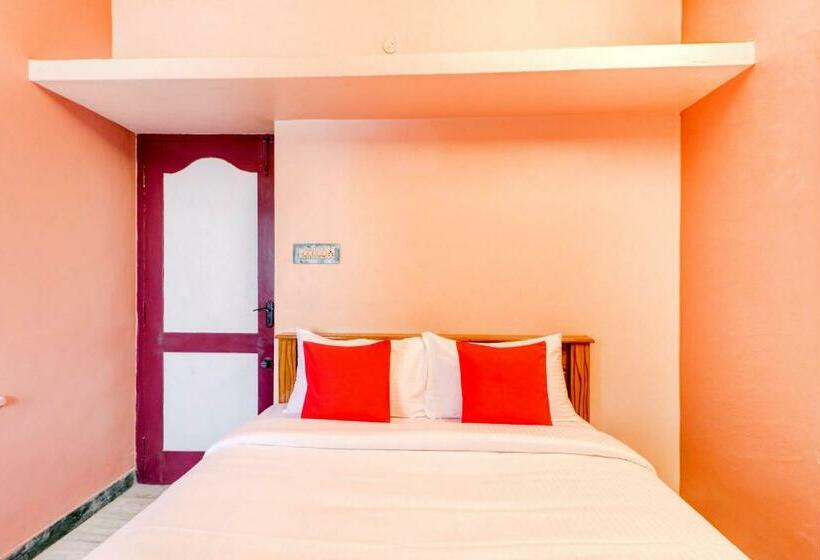 בית מלון כפרי Oyo 74612 Royal Plaza Boarding & Lodging