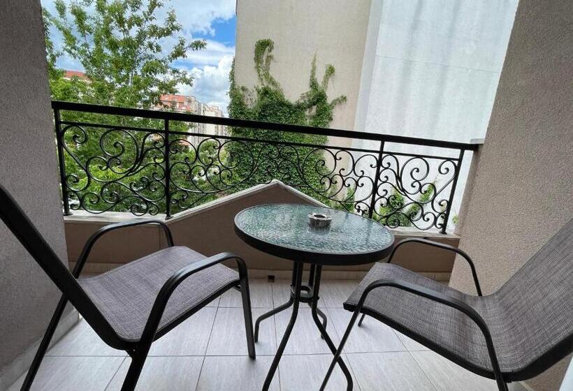 Izida Palace Apartments