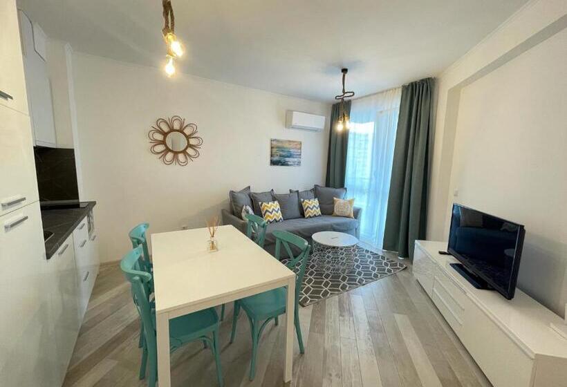 Izida Palace Apartments