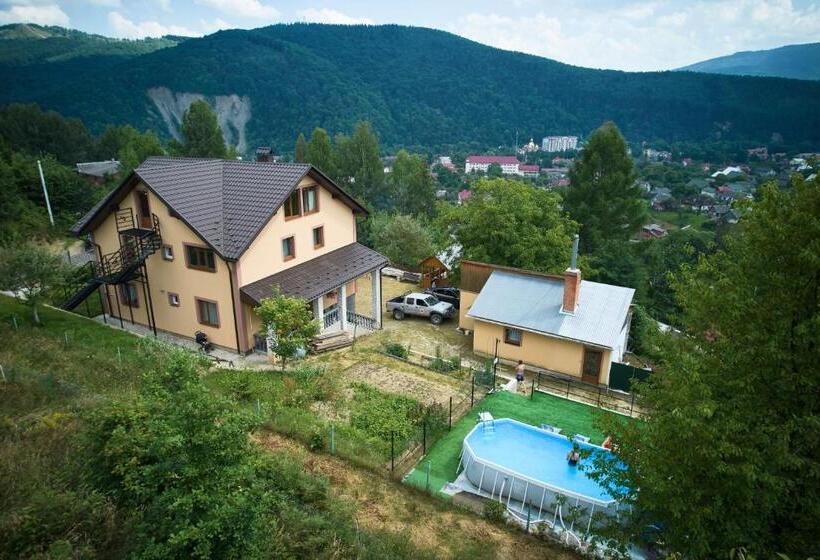 بنسيون Gazdіvska Hata Guest House