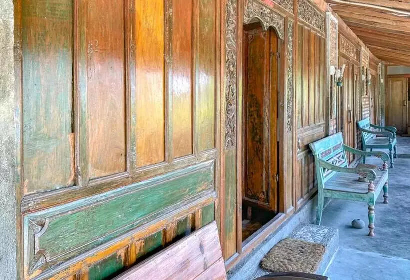 Majatalo Griya Gribig Guest House Mitra Reddoorz