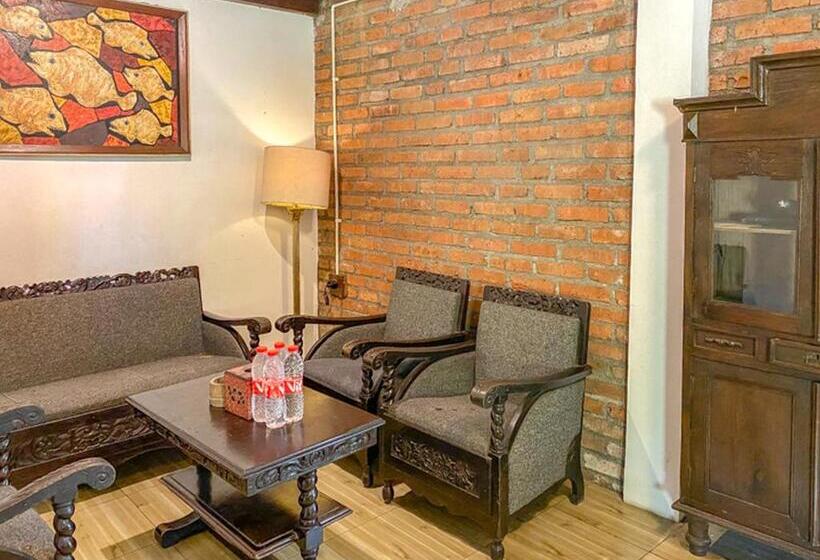 פנסיון Griya Gribig Guest House Mitra Reddoorz