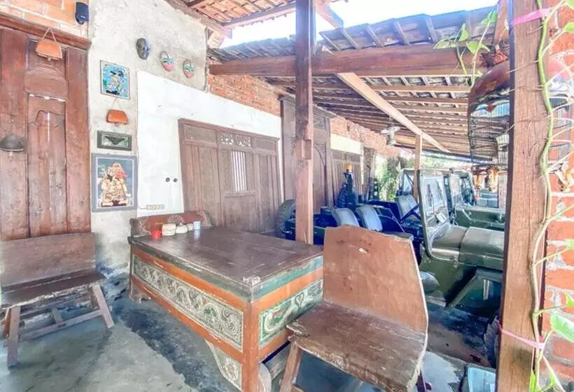 Majatalo Griya Gribig Guest House Mitra Reddoorz