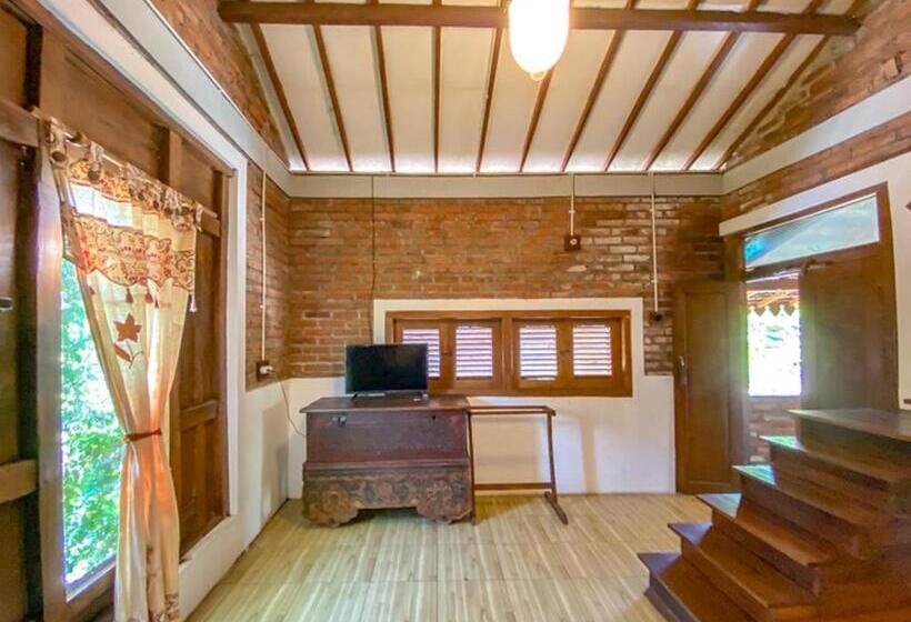 פנסיון Griya Gribig Guest House Mitra Reddoorz