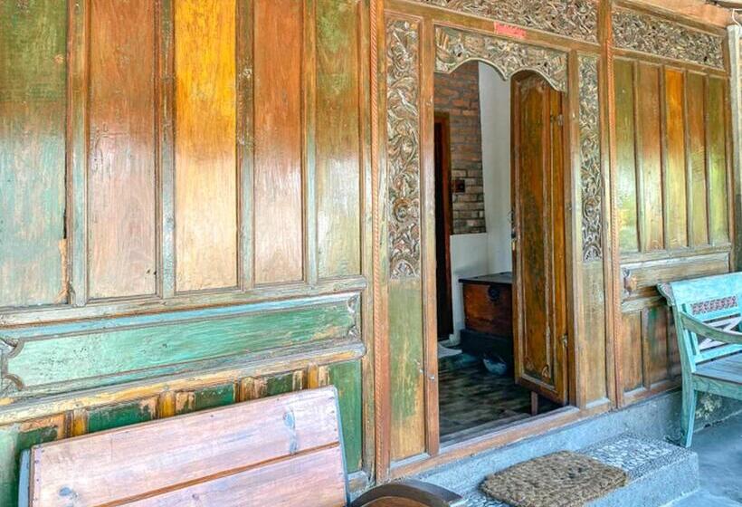 פנסיון Griya Gribig Guest House Mitra Reddoorz