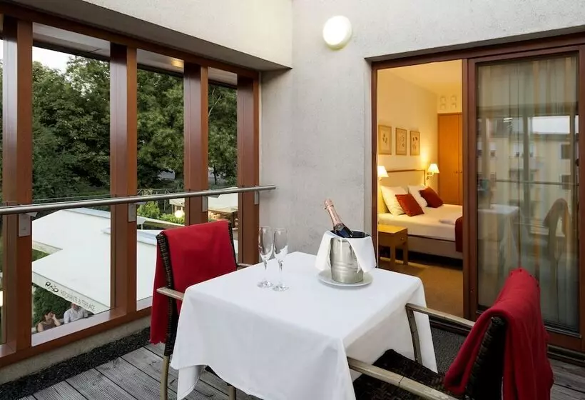 בית מלון כפרי Castle Garden