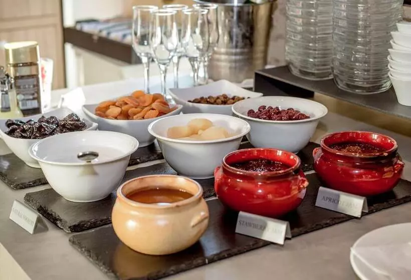 בית מלון כפרי Castle Garden