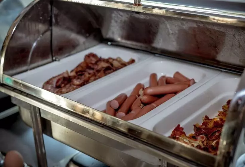 בית מלון כפרי Castle Garden