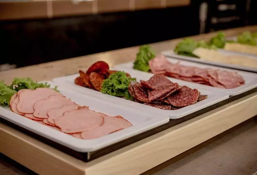 בית מלון כפרי Castle Garden