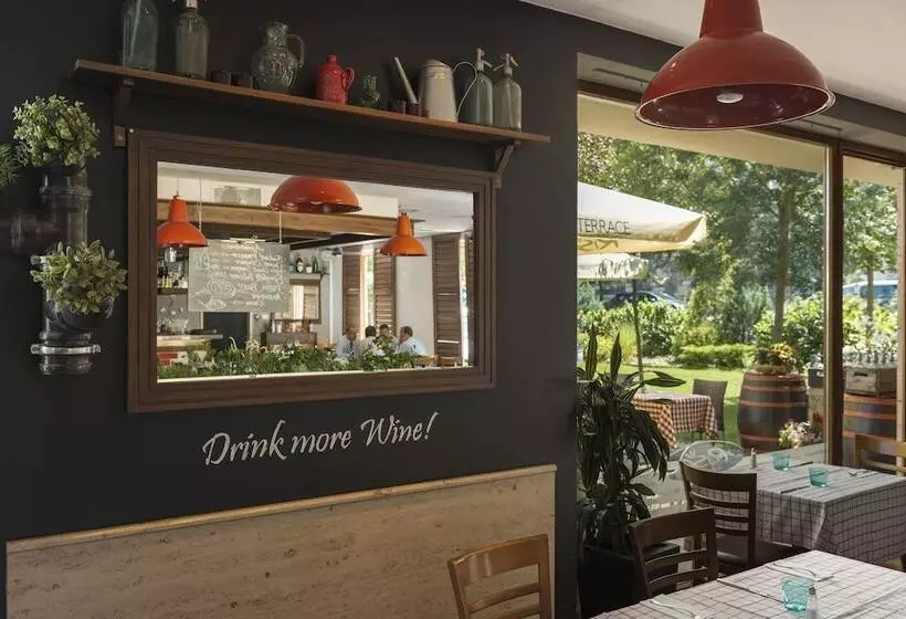 בית מלון כפרי Castle Garden