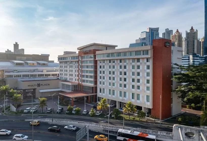 Отель Courtyard By Marriott Panama Multiplaza Mall