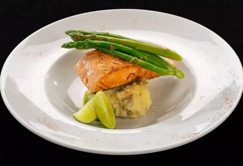 Отель Courtyard By Marriott Panama Multiplaza Mall