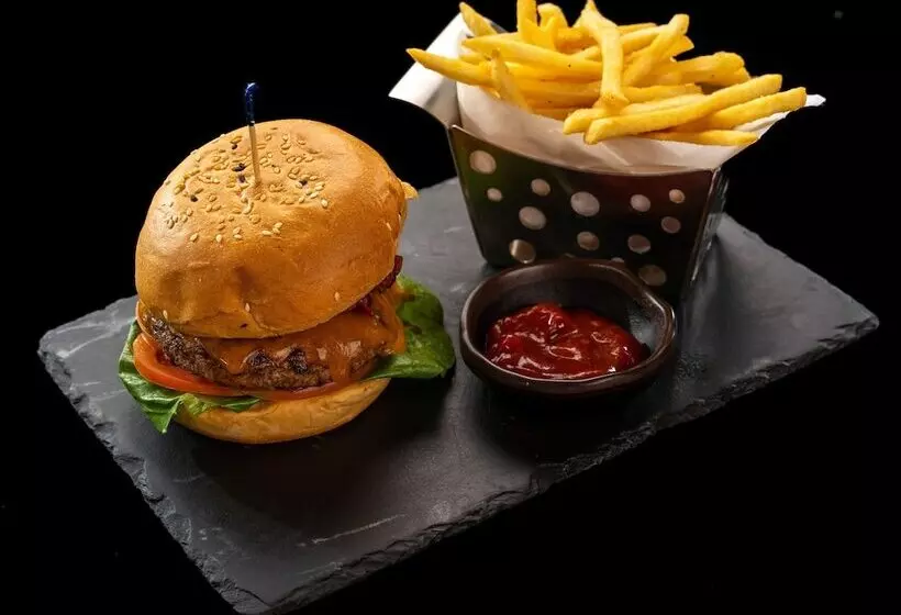 Отель Courtyard By Marriott Panama Multiplaza Mall