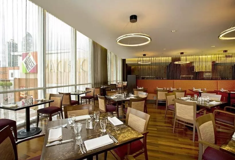 Отель Courtyard By Marriott Panama Multiplaza Mall