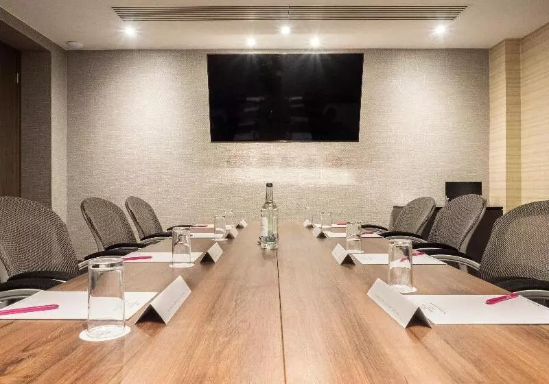 Отель Crowne Plaza London Kingston By Ihg