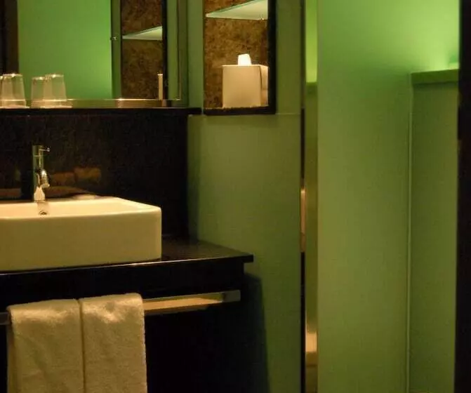 Отель Crowne Plaza London Kingston By Ihg