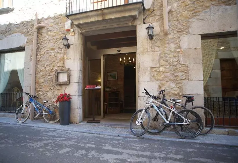 Отель Fonda Mitjà