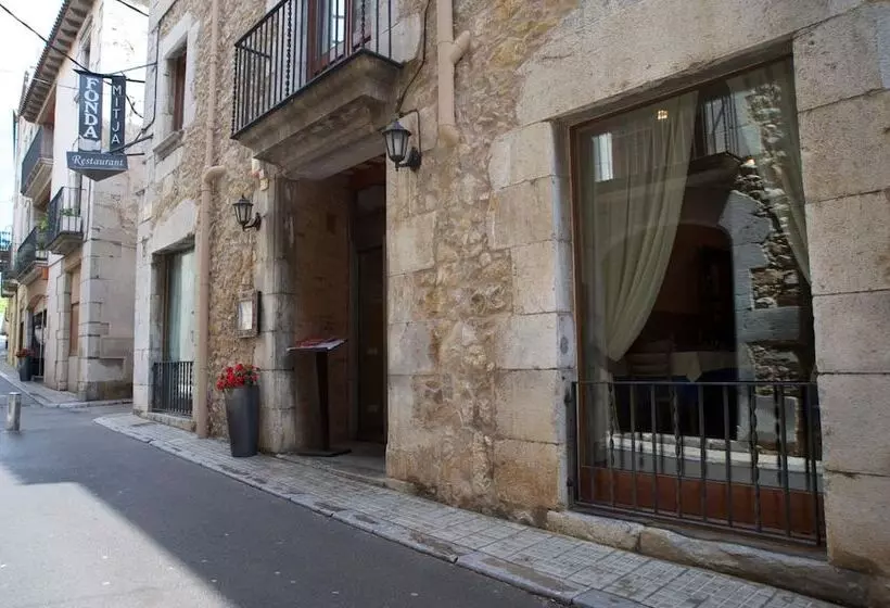 Отель Fonda Mitjà