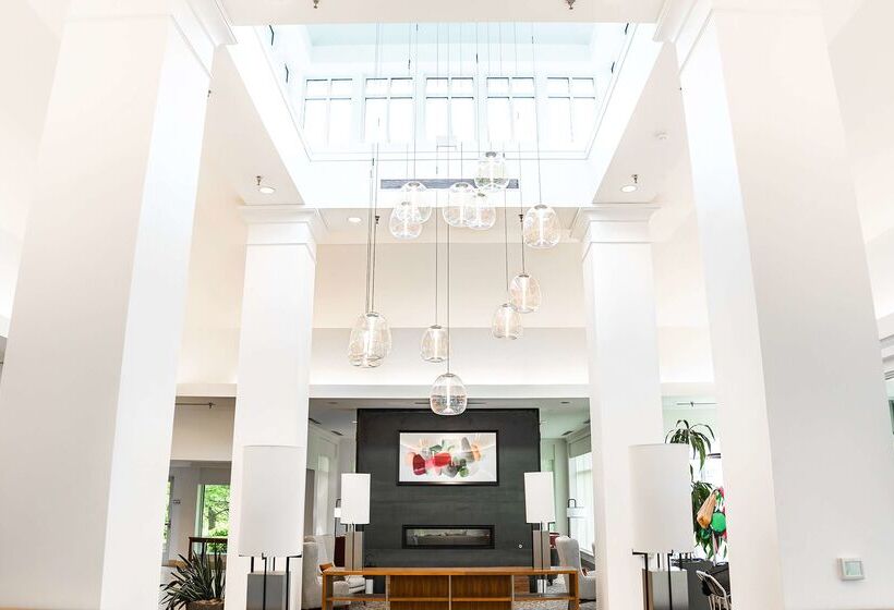 בית מלון כפרי Hilton Garden Inn Fairfax