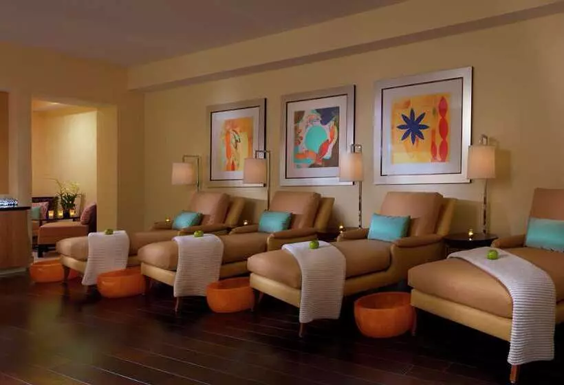 هتل Hilton Orlando