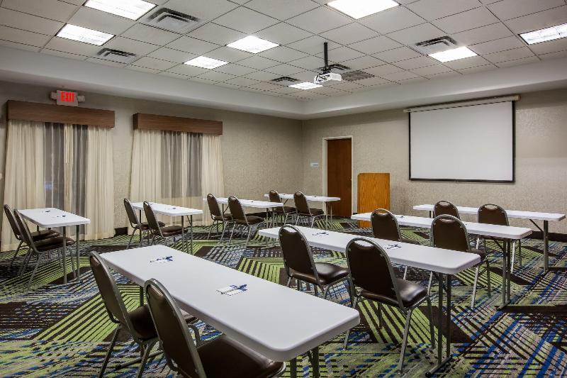 Holiday Inn Express Hotel & Suites Fairburn By Ihg